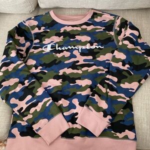 Champion crew neck. Kids size Large